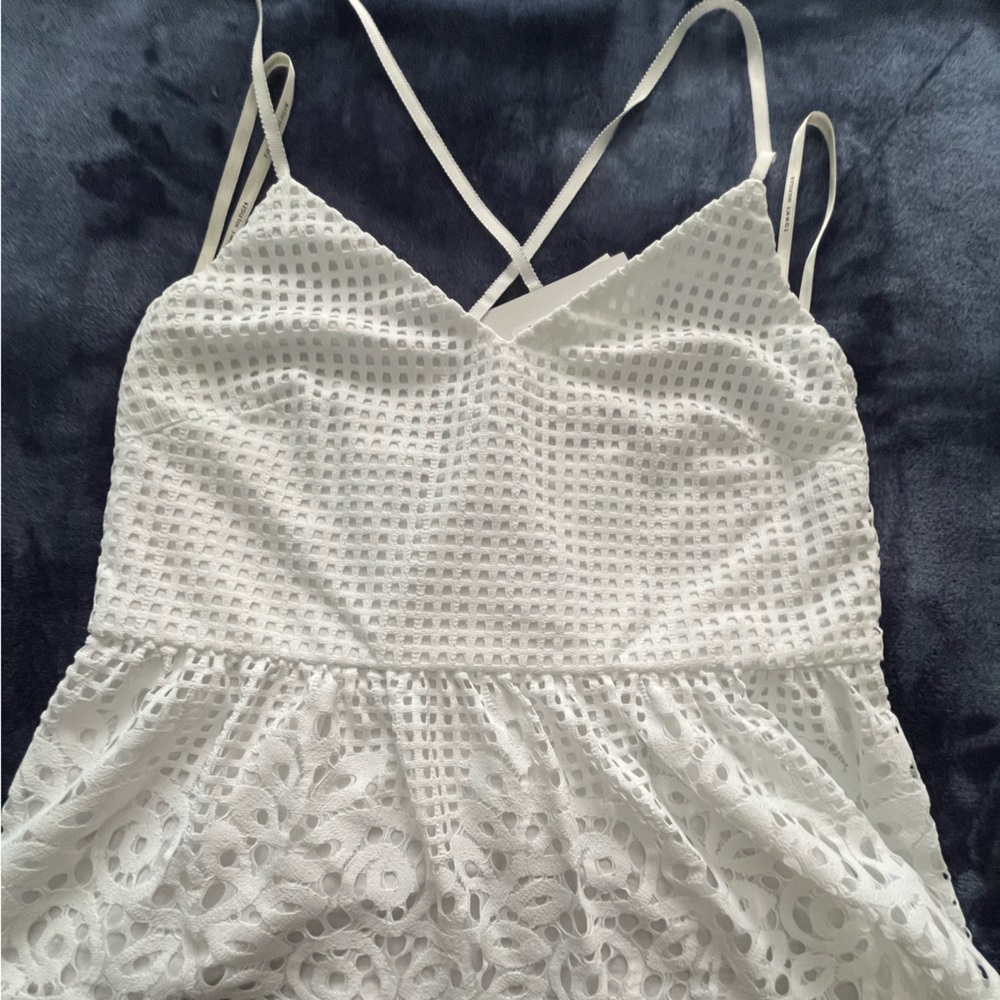 White casual top brand new